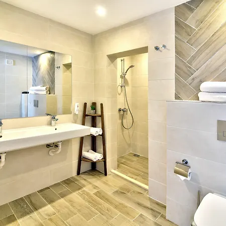 Ihotel Хотел 4*